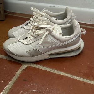 Nike waffle size 9